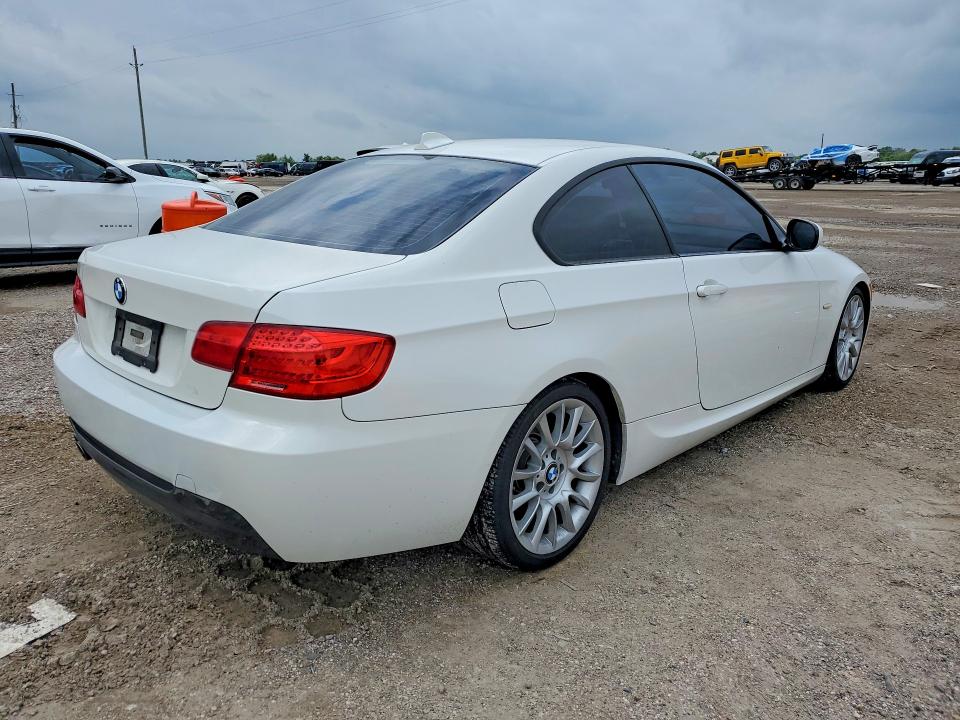 2013 BMW 3er VIN WBAKE3C50DE772202 COPART salvage auction — WATER/FLOOD, Tx - Salvage Title-Flood Damage, sold $1,200 on 2026-07-02 (photo 3)