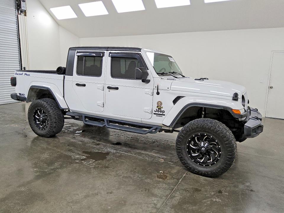 2021 Jeep Gladiator VIN 1C6HJTAG2ML513226 COPART salvage auction — MINOR DENT/SCRATCHES, Va - Certificate Of Title, sold $18,500 on 2026-07-02 (photo 4)