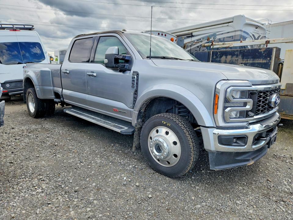 2023 Ford F-450 super duty VIN 1FT8W4DM0PEC08592 COPART salvage auction — INTERIOR BURN, Id - Salvage Certificate Of Title, sold $29,000 on 2026-08-01 (photo 4)