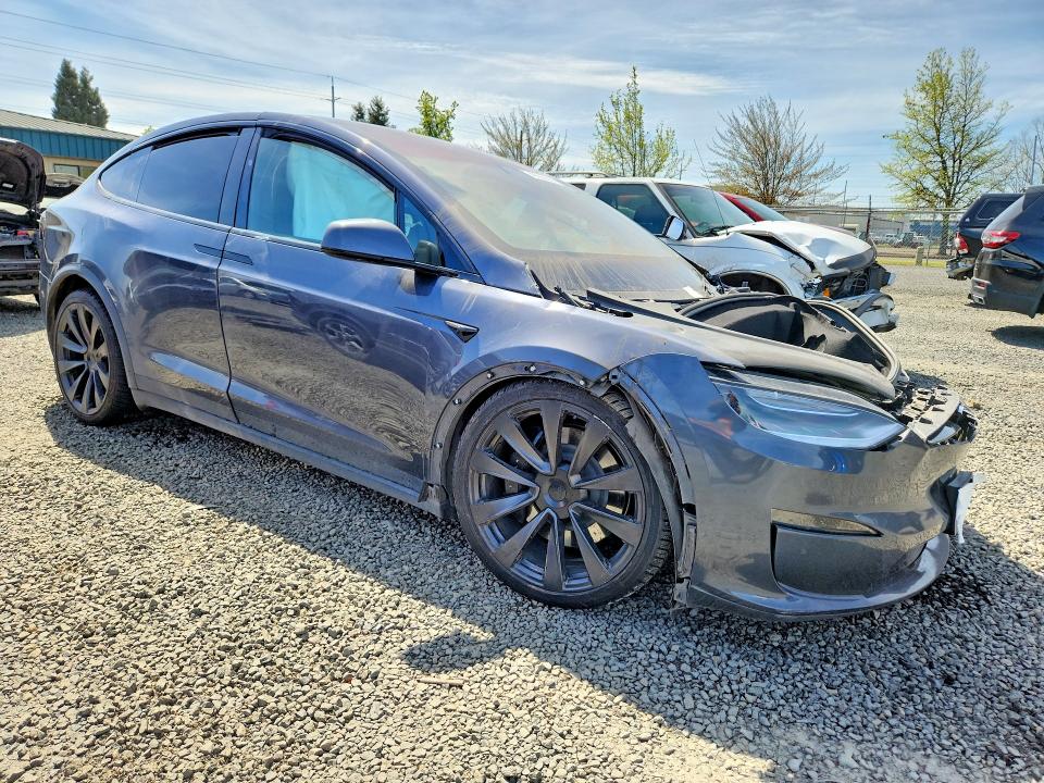 2022 Tesla Model x VIN 7SAXCBE61NF359125 COPART salvage auction — FRONT END, Or - Salvage Title Certificate, sold $8,100 on 2026-07-28 (photo 4)