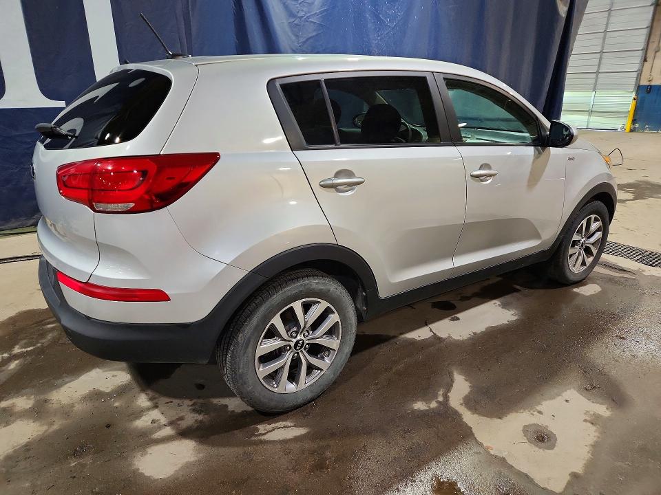 2016 Kia Sportage VIN KNDPBCACXG7850609 COPART salvage auction — MINOR DENT/SCRATCHES, MI - CERTIFICATE OF TITLE, sold $1,700 on 2026-07-10 (photo 3)