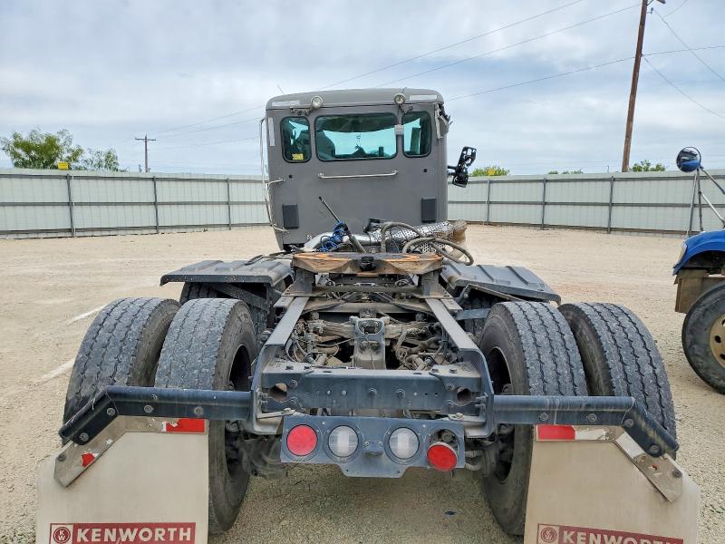 2025 Kenworth T880 VIN 1XKZDK9X4SJ163646 COPART salvage auction — ROLLOVER, TX - SALVAGE VEHICLE TITLE, sold $9,400 on 2026-07-09 (photo 6)