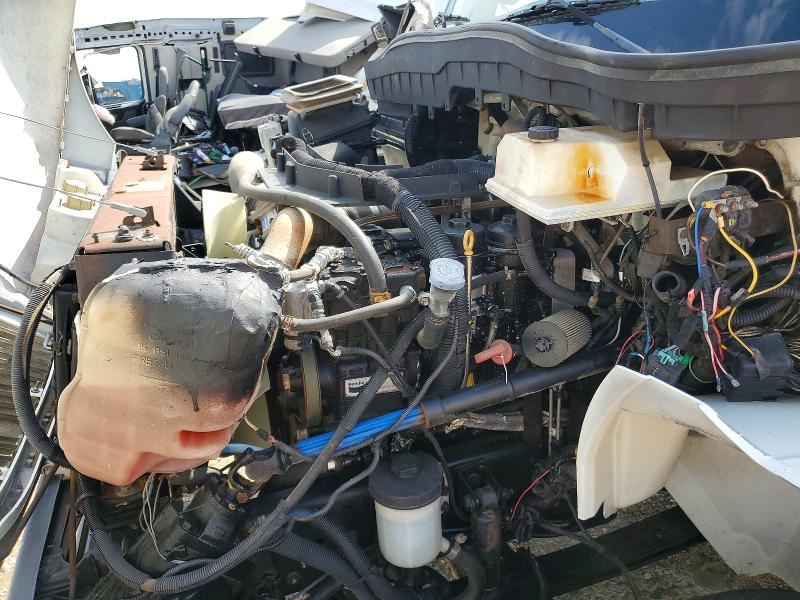 2013 International 4000 series VIN 3HAJTSKMXDL300964 COPART salvage auction — VANDALISM, TX - SALVAGE VEHICLE TITLE, sold $2,850 on 2026-07-10 (photo 7)