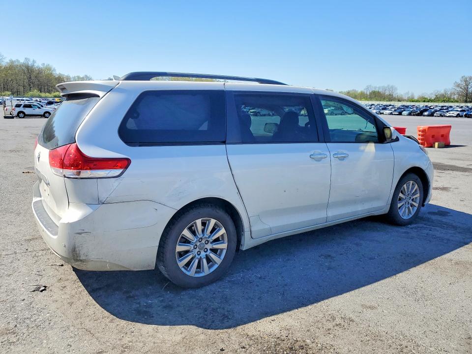 2012 Toyota Sienna VIN 5TDYK3DCXCS256117 COPART salvage auction — FRONT END, Salvage Title, sold $175 on 2026-07-21 (photo 3)