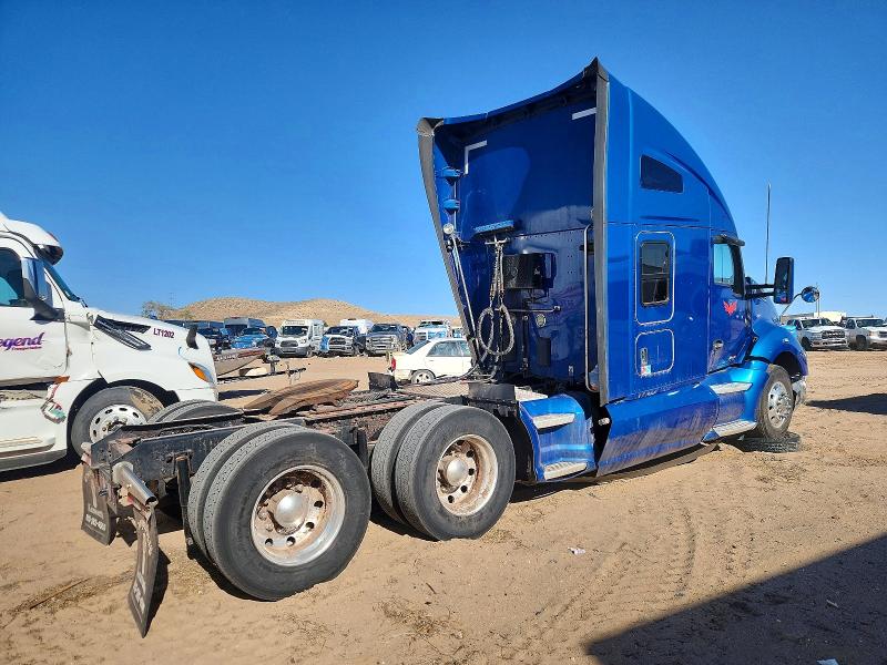 2016 Kenworth T680 VIN 1XKYD49X5GJ115863 COPART salvage auction — SIDE, NE - CERT OF TITLE-SALVAGE, sold $525 on 2026-07-09 (photo 4)