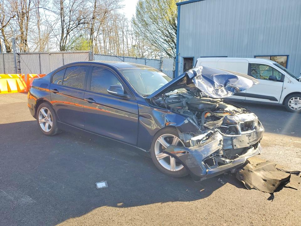 2013 BMW 3er VIN WBA3C1C50DF440463 COPART salvage auction — FRONT END, Or - Salvage Title Certificate, sold $575 on 2026-08-12 (photo 4)
