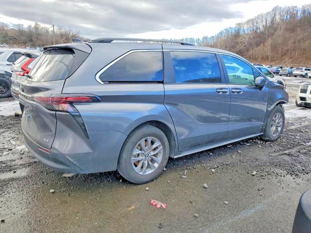 2025 Toyota Sienna VIN 5TDYRKEC6SS242010 COPART salvage auction — FRONT END, Fl - Certificate Of Destruction, sold $14,800 on 2026-07-10 (photo 3)