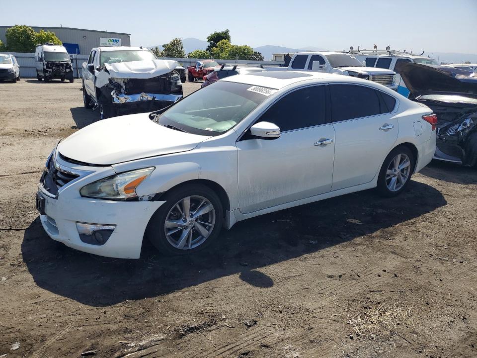 2015 Nissan Altima VIN 1N4AL3AP5FN335779 COPART salvage auction — FRONT END, Ca - Salvage Certificate, sold $850 on 2026-07-10 (photo 1)