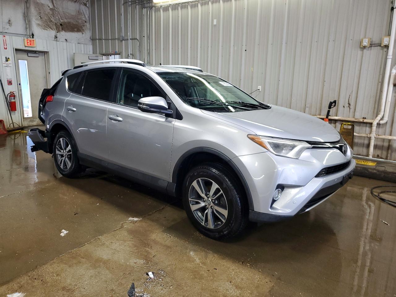 2016 Toyota RAV4 VIN 2T3RFREV5GW452305 COPART salvage auction — Rear End, IL - SALVAGE CERTIFICATE, sold $4,000 on 2026-07-02 (photo 4)