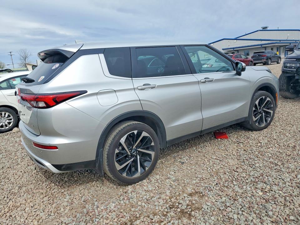 2022 Mitsubishi Outlander VIN JA4J3UA81NZ082924 COPART salvage auction — MECHANICAL, Ny - Certificate Of Title (P), sold $7,400 on 2026-07-20 (photo 3)