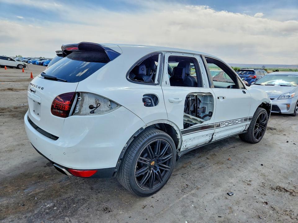 2014 Porsche Cayenne VIN WP1AB2A2XELA58468 COPART salvage auction — FRONT END, Salvage Title, sold $1,600 on 2026-07-13 (photo 3)
