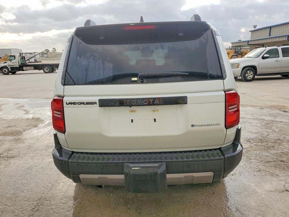 2025 Toyota Land cruiser VIN JTEABFAJ4S5015305 COPART salvage auction — MISSING/ALTERED VIN, Tx - Certificate Of Title, sold $31,500 on 2026-07-28 (photo 6)