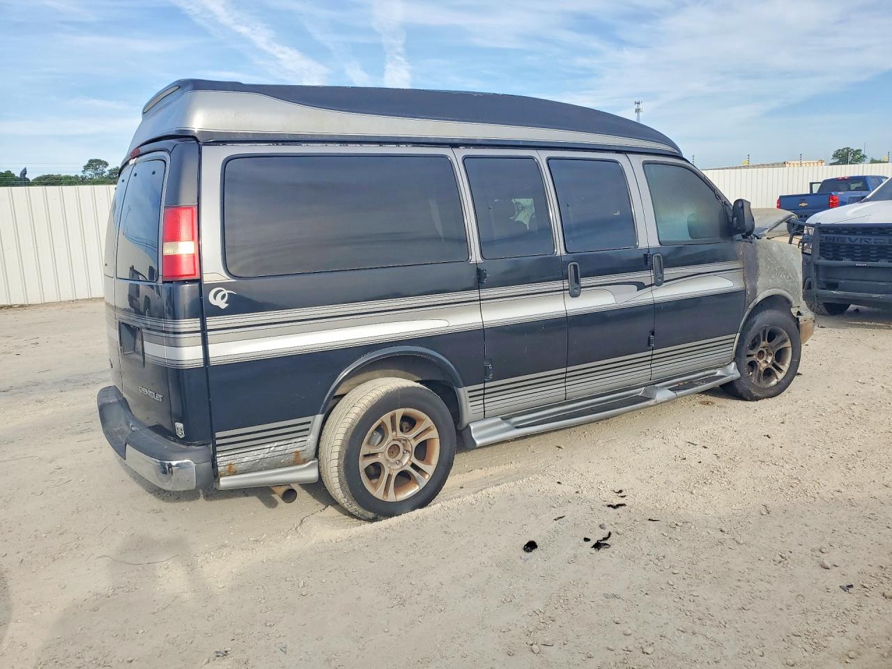 2005 Chevrolet Express 1500 VIN 1GBFG15T351173323 COPART salvage auction — Burn, AL - CERT OF TITLE-SALVAGE TITLE, sold $275 on 2026-07-09 (photo 3)