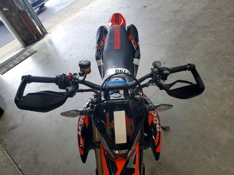 2025 Ducati Hypermotard VIN ZDMBAS2N7SB004200 COPART salvage auction — UNDERCARRIAGE, Or - Salvage Title Certificate, sold $6,500 on 2026-07-02 (photo 5)