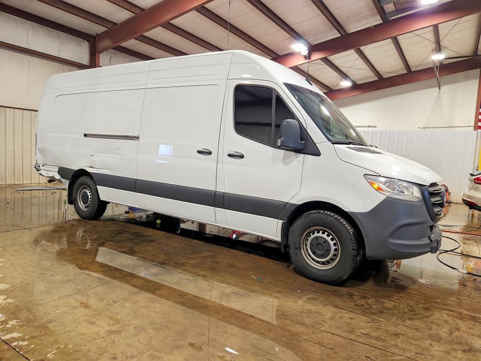 2024 Mercedes-benz Sprinter VIN W1Y4KDHYXRP727093 COPART salvage auction — REAR END, Pa - Certificate Of Salvage, sold $15,100 on 2026-07-07 (photo 4)