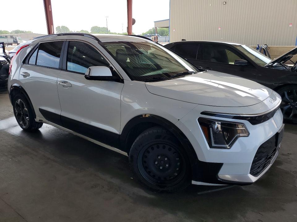 2024 Kia Niro VIN KNDCR3L16R5109202 COPART salvage auction — MINOR DENT/SCRATCHES, Fl - Certificate Of Destruction, sold $10,400 on 2026-07-06 (photo 4)