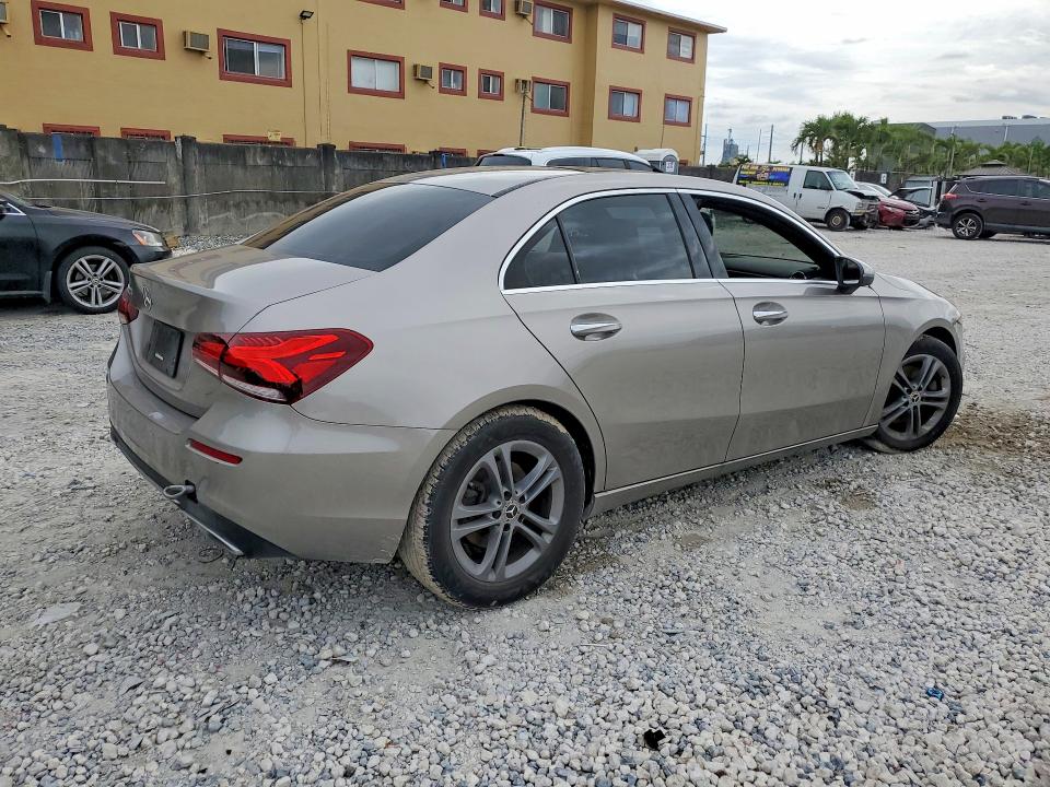 2020 Mercedes-benz A-klasse VIN W1K3G4EB5LJ199979 COPART salvage auction — MINOR DENT/SCRATCHES, Fl - Cert Of Title Slvg Rebuildable, sold $4,950 on 2026-07-24 (photo 3)