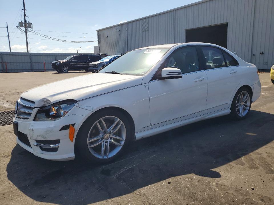 2013 Mercedes-benz C-klasse VIN WDDGF4HBXDR276249 COPART salvage auction — FRONT END, Salvage Title, sold $1,800 on 2026-08-17 (photo 1)