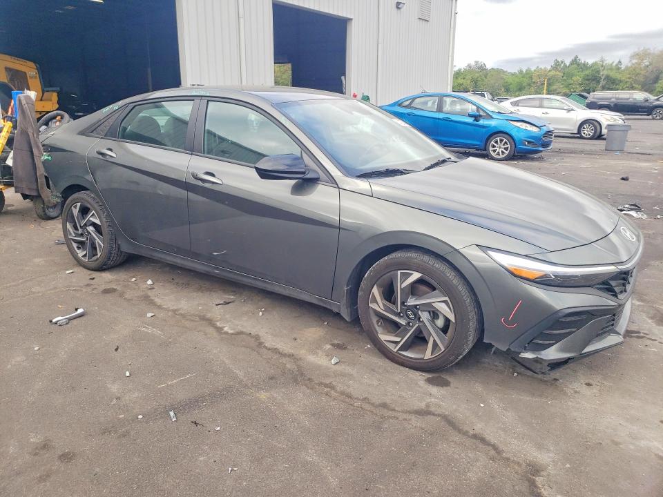 2025 Hyundai Elantra VIN KMHLM4DG8SU016230 COPART salvage auction — REAR END, Salvage Title, sold $6,900 on 2026-07-15 (photo 4)