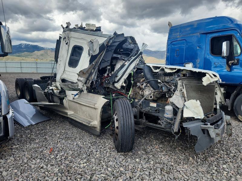 2021 Freightliner Cascadia 126 VIN 3AKJHHDR1MSME6353 COPART salvage auction — ROLLOVER, CA - NON-REPAIRABLE VEHICLE CERT, sold $50 on 2026-07-09 (photo 9)