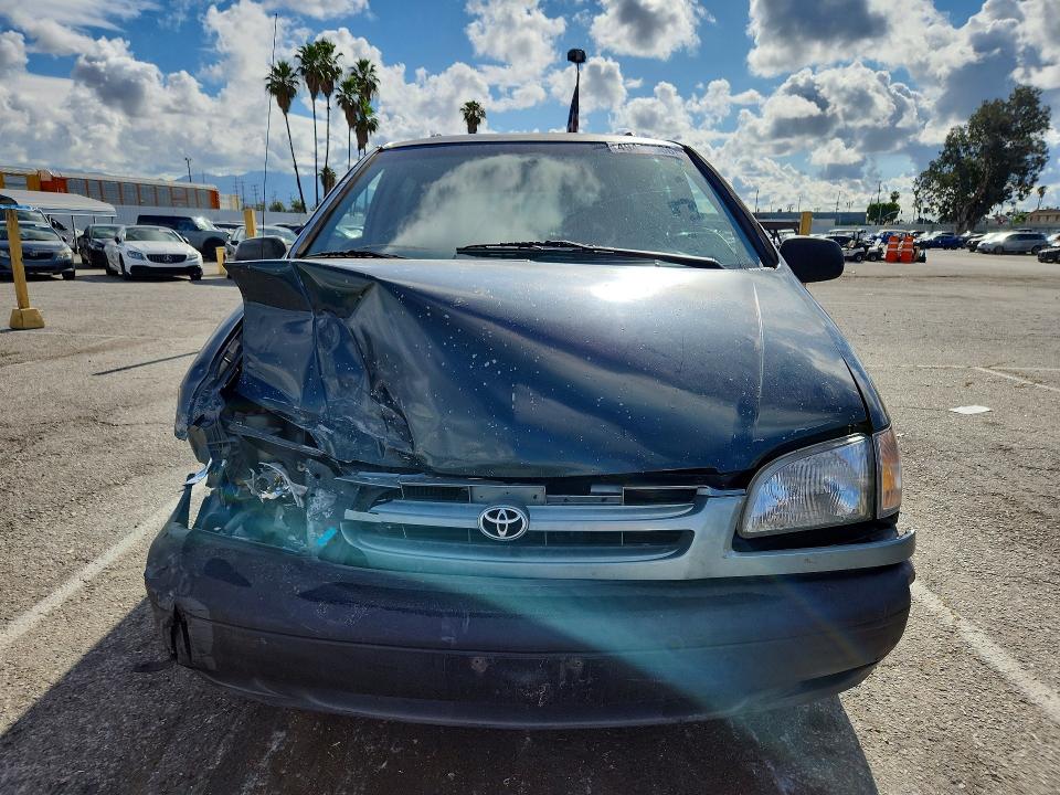 2000 Toyota Sienna VIN 4T3ZF13C6YU263103 COPART salvage auction — FRONT END, Ca - Salvage Certificate, sold $300 on 2026-07-02 (photo 5)