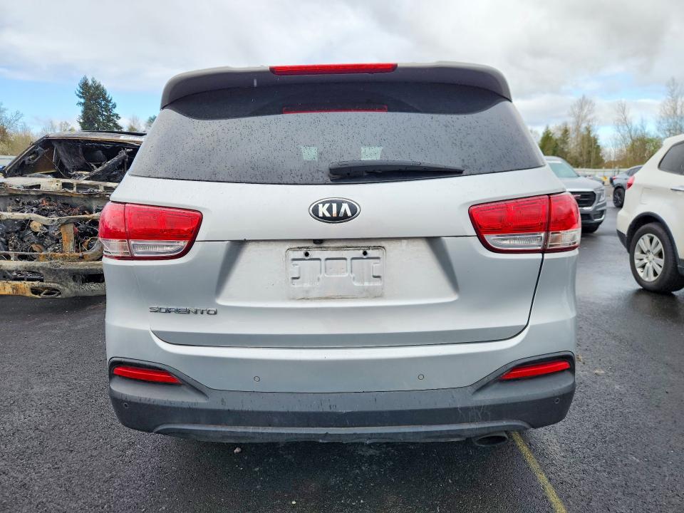2017 Kia Sorento VIN 5XYPGDA3XHG267839 COPART salvage auction — ROLLOVER, Or - Salvage Title Certificate, sold $1,050 on 2026-07-27 (photo 6)