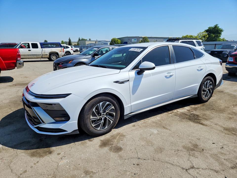 2026 Hyundai Sonata VIN KMHL24JJ2TA151955 COPART salvage auction — SIDE, Salvage Title, sold $7,200 on 2026-07-10 (photo 1)