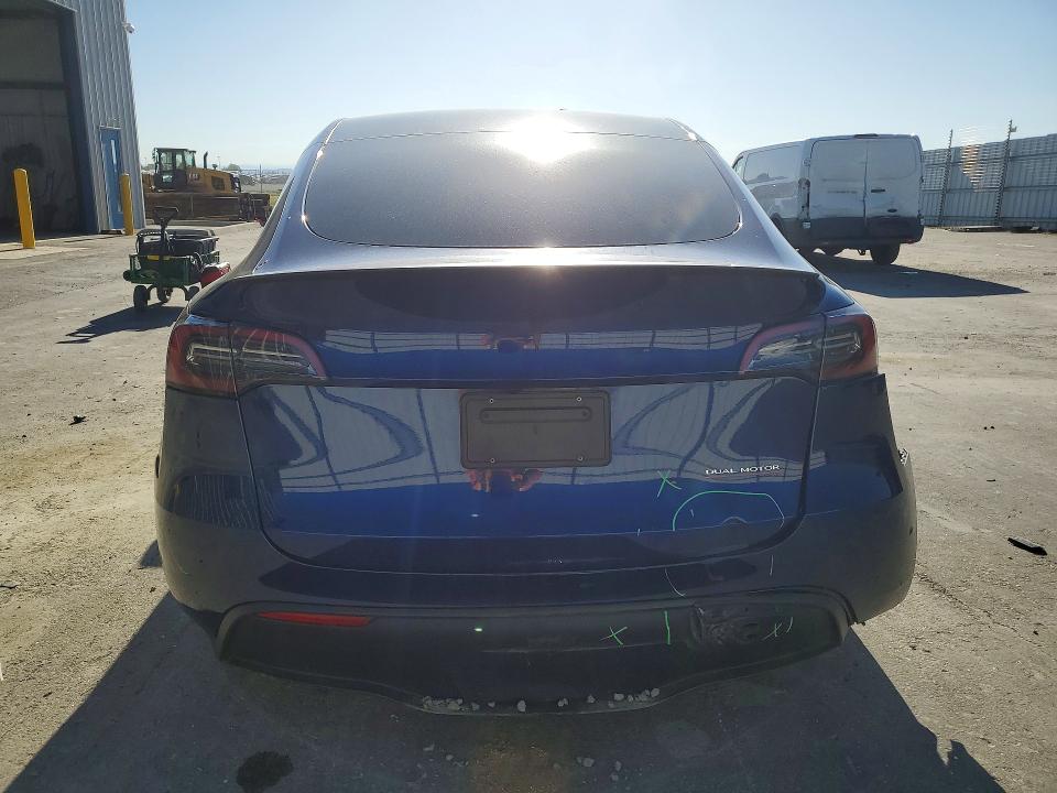 2024 Tesla Model y VIN 7SAYGDEF9RF154551 COPART salvage auction — UNDERCARRIAGE, CA, sold $12,500 on 2026-07-21 (photo 6)