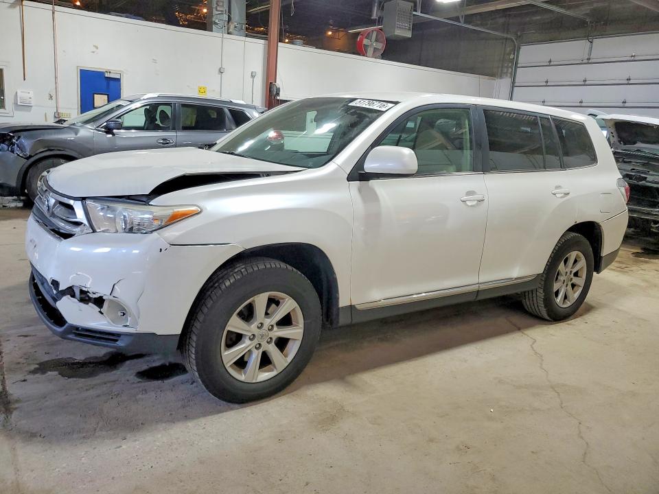 2013 Toyota Highlander VIN 5TDBK3EH7DS231385 COPART salvage auction — FRONT END, Mn - Trailer Registration, sold $2,000 on 2026-07-16 (photo 1)