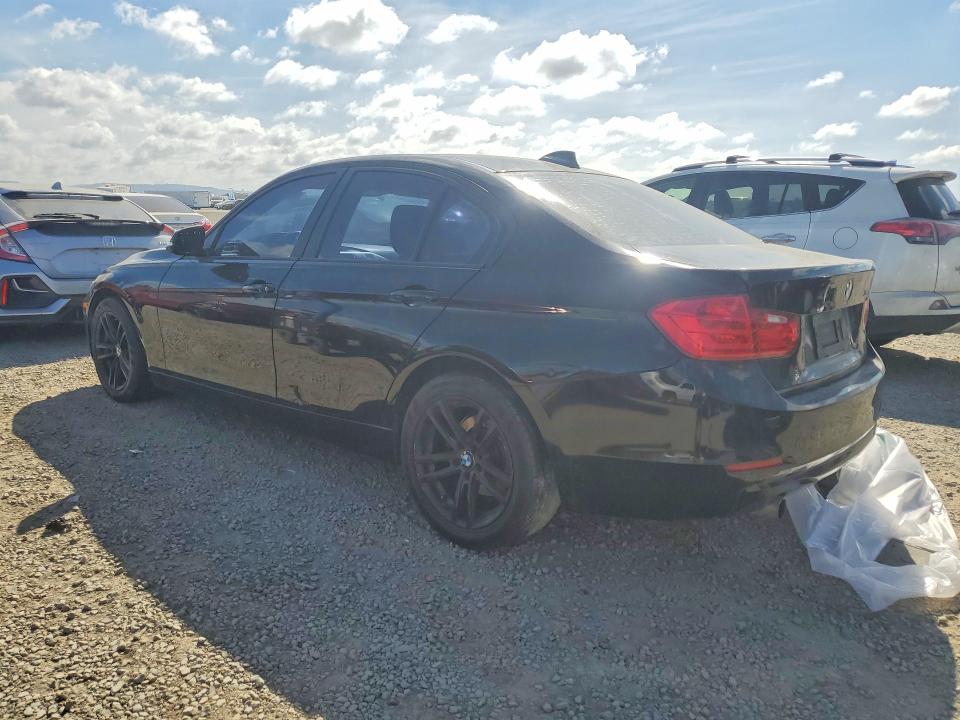 2015 BMW 3er VIN WBA3B1C52FK135821 COPART salvage auction — MINOR DENT/SCRATCHES, Ca - Dis/Dlr/Exp Only Clean Title, sold $525 on 2026-07-02 (photo 2)
