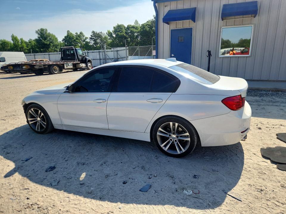 2015 BMW 3er VIN WBA3A5C51FF609549 COPART salvage auction — FRONT END, FL, sold $2,450 on 2026-08-07 (photo 2)