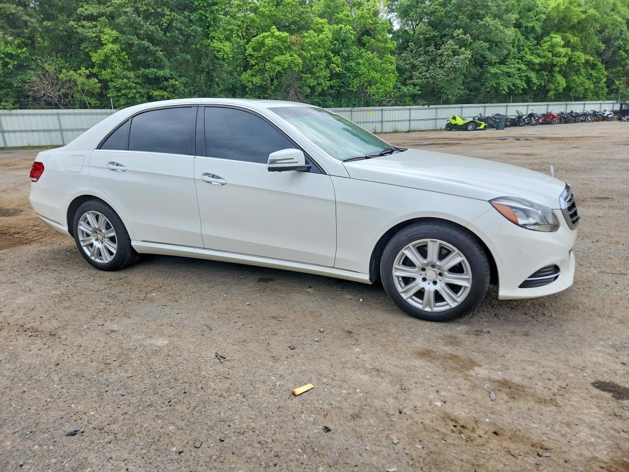 2014 Mercedes-Benz E-Class VIN WDDHF0EB5EA874489 COPART salvage auction — Minor Dent/Scratches, LA - CERTIFICATE OF TITLE (P), sold $3,450 on 2026-07-09 (photo 4)