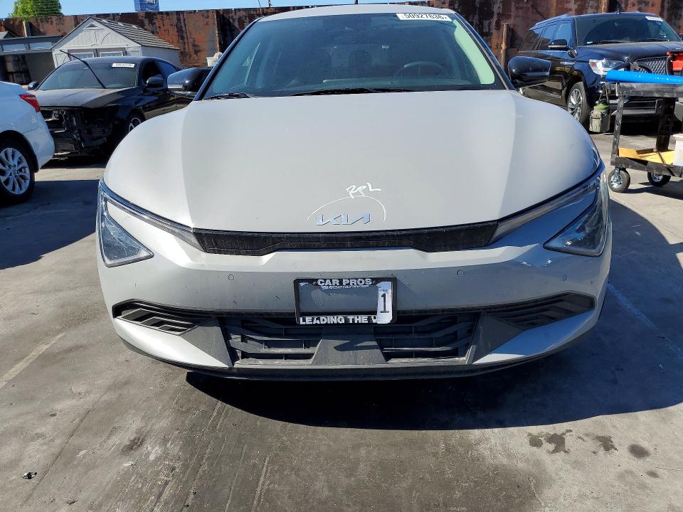 2025 Kia Ev6 VIN 5XYC3DJC1SG011302 COPART salvage auction — SIDE, CA, sold $18,600 on 2026-08-14 (photo 5)