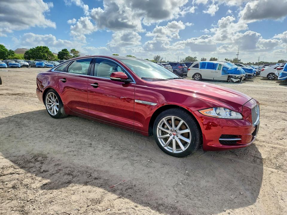 2014 Jaguar Xj VIN SAJWJ1CD4E8V66006 COPART salvage auction — NORMAL WEAR, Salvage Title, sold $400 on 2026-07-23 (photo 4)