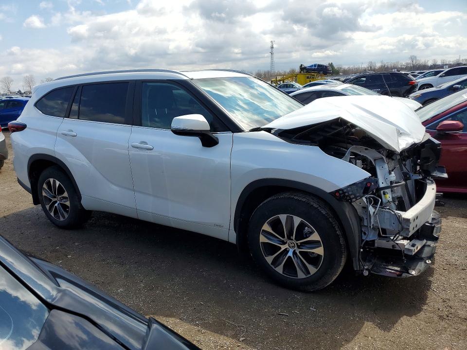 2025 Toyota Highlander VIN 5TDKBRCH2SS687149 COPART salvage auction — FRONT END, On - Permit No Brand - Unfit, sold $26,750 on 2026-07-07 (photo 4)