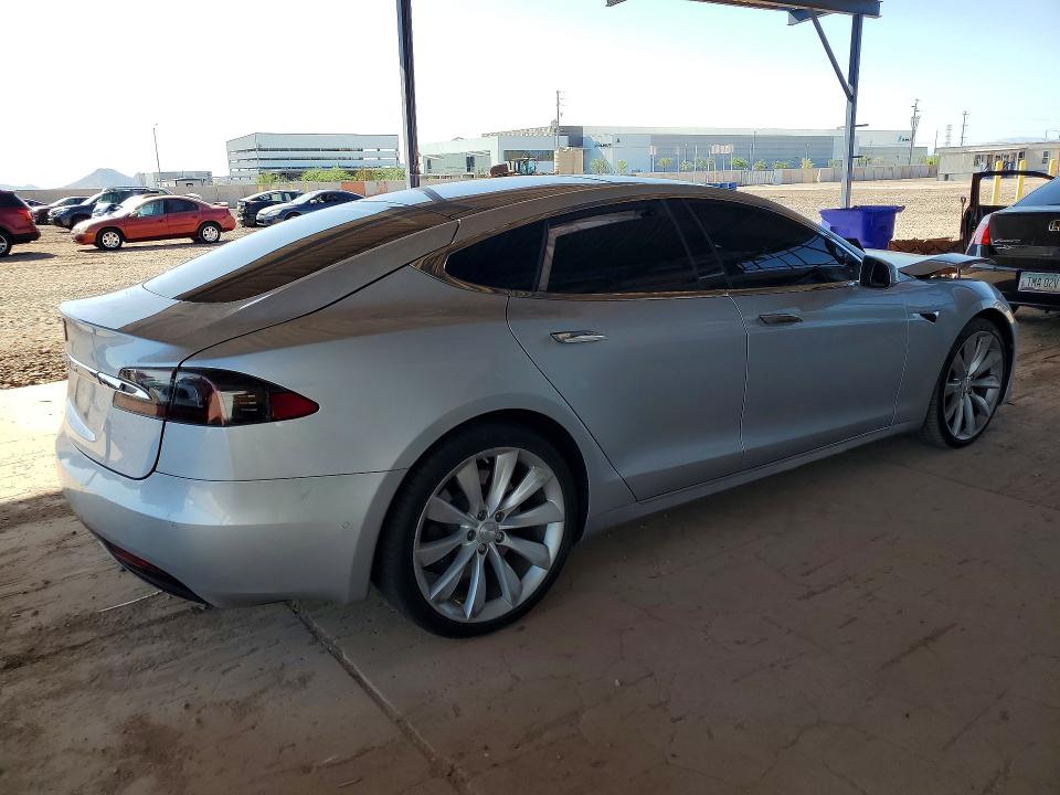 2016 Tesla Model s VIN 5YJSA1E24GF176745 COPART salvage auction — SIDE, Salvage Title, sold $4,400 on 2026-07-16 (photo 3)
