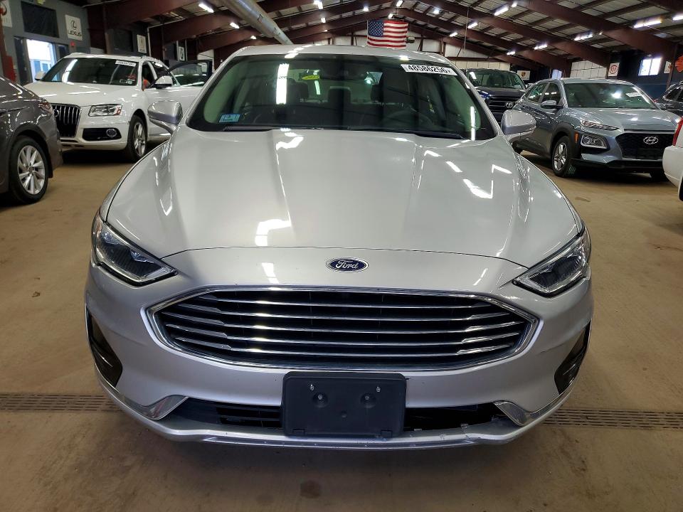 2019 Ford Fusion VIN 3FA6P0CD0KR180464 COPART salvage auction — MINOR DENT/SCRATCHES, MA - CERTIFICATE OF TITLE, sold $1,100 on 2026-07-10 (photo 5)