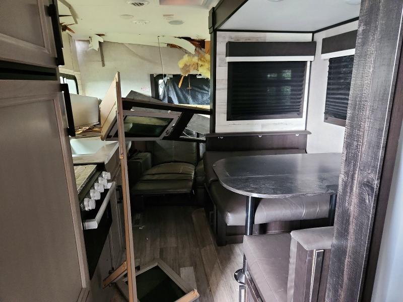 2022 Jayco Jay feather VIN 1UJBJ0BN2N1J60204 COPART salvage auction — REAR END, TX - SALVAGE VEHICLE TITLE, sold $80 on 2026-07-30 (photo 6)