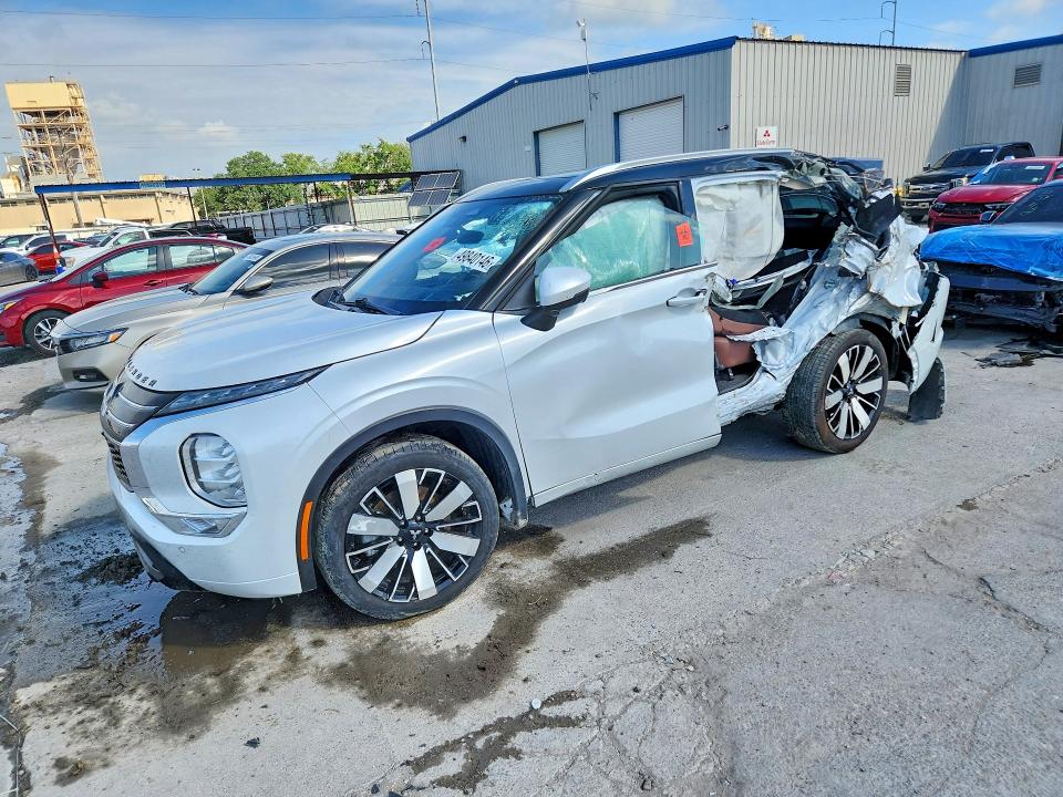 2025 Mitsubishi Outlander VIN JA4J3WA89SZ014345 COPART salvage auction — SIDE, Salvage Title, sold $6,000 on 2026-07-22 (photo 1)