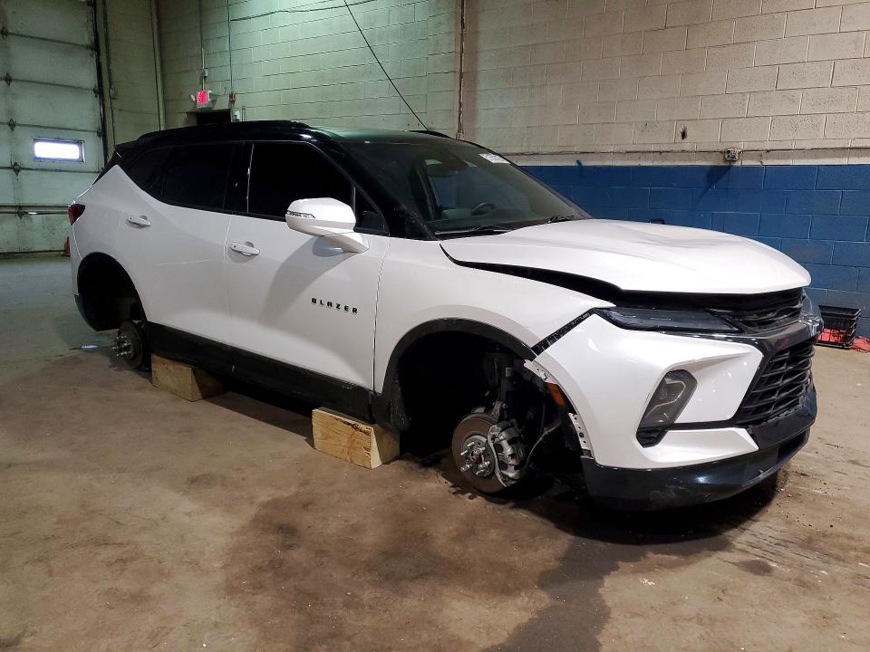 2023 Chevrolet Blazer VIN 3GNKBKRS8PS198453 COPART salvage auction — STRIPPED, MI - CERTIFICATE OF TITLE, sold $12,800 on 2026-07-28 (photo 4)