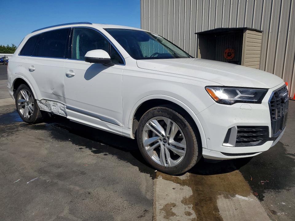 2021 Audi Q7 VIN WA1LJAF72MD041470 COPART salvage auction — SIDE, CA - SALVAGE CERTIFICATE, sold $19,100 on 2026-07-13 (photo 4)