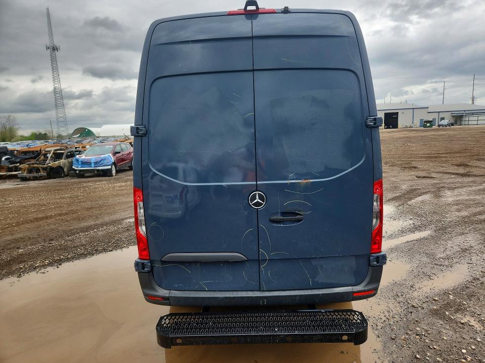 2019 Mercedes-benz Sprinter 2500 VIN WD4PF0CD7KP101368 COPART salvage auction — MINOR DENT/SCRATCHES, MI - CERT OF TITLE-SALVAGE VEHICLE, sold $3,550 on 2026-07-08 (photo 6)