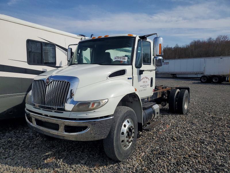 2010 International 4000 series VIN 1HTMKAAN1AH215727 COPART salvage auction — NORMAL WEAR, Pa - Cert Of Title, sold $925 on 2026-07-08 (photo 2)
