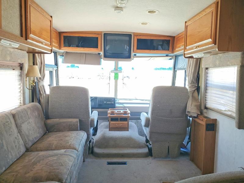 1999 Winn Motorhome VIN 3FCMF53S9XJA11145 COPART salvage auction — BURN, ID - SALVAGE CERTIFICATE OF TITLE, sold $1,500 on 2026-07-09 (photo 6)
