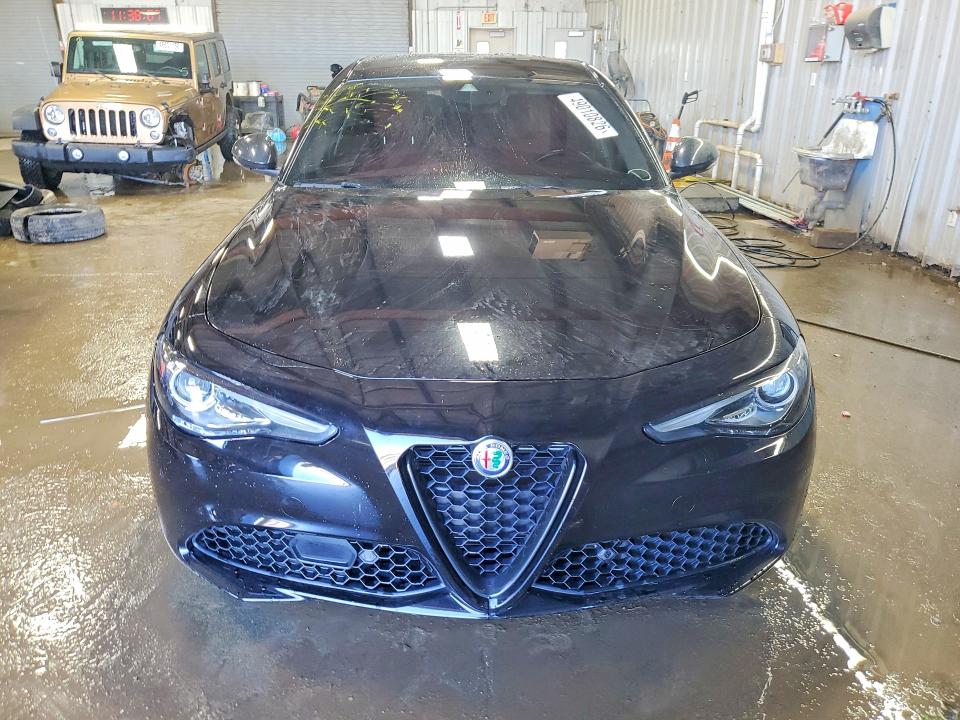 2020 Alfa romeo Giulia VIN ZARFAMAN9L7636572 COPART salvage auction — VANDALISM, Il - Salvage Certificate, sold $8,100 on 2026-07-16 (photo 5)