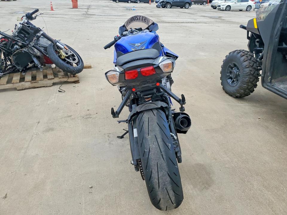 2026 Suzuki Gsx-r VIN JS1GR7MA3T7101202 COPART salvage auction — SIDE, Tx - Salvage Vehicle Title, sold $4,600 on 2026-07-09 (photo 4)