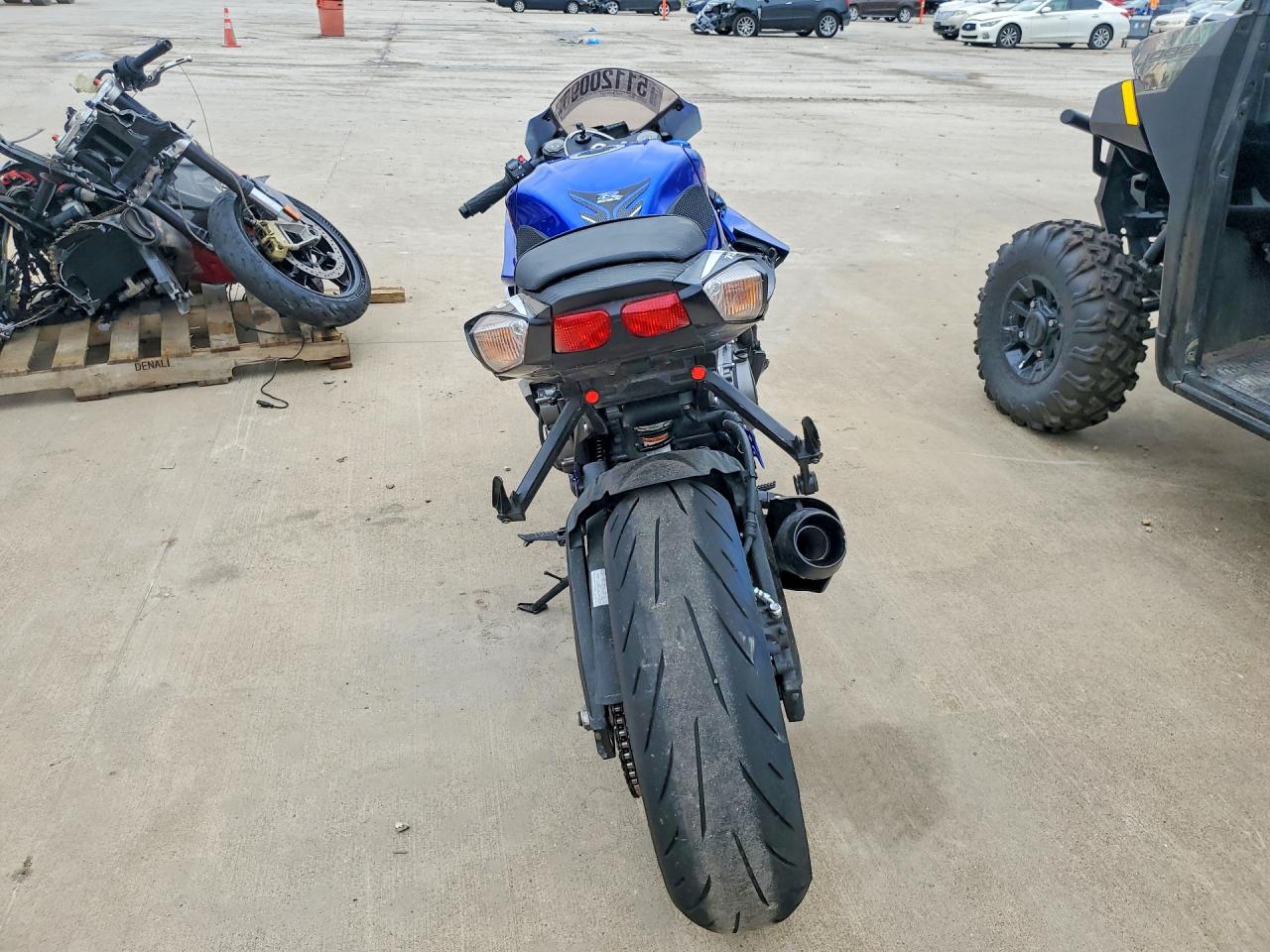 2026 Suzuki GSX-R750 VIN JS1GR7MA3T7101202 COPART salvage auction — Side, TX - SALVAGE VEHICLE TITLE, sold $4,900 on 2026-07-02 (photo 4)