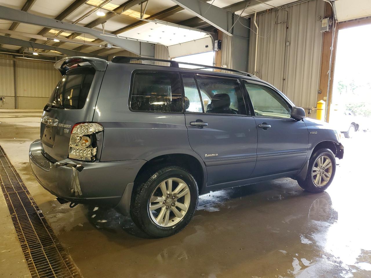 2006 Toyota Highlander Hybrid VIN JTEEW21A460020621 COPART salvage auction — Front End, PA - CERT OF TITLE, sold $400 on 2026-07-09 (photo 3)