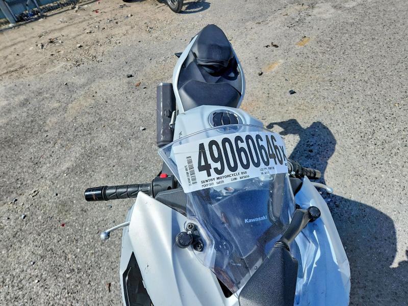 2025 Kawasaki Zx VIN ML5EXGG17SDA47351 COPART salvage auction — FRONT END, La - Cert Of Title-Salvage, sold $70 on 2026-07-23 (photo 5)
