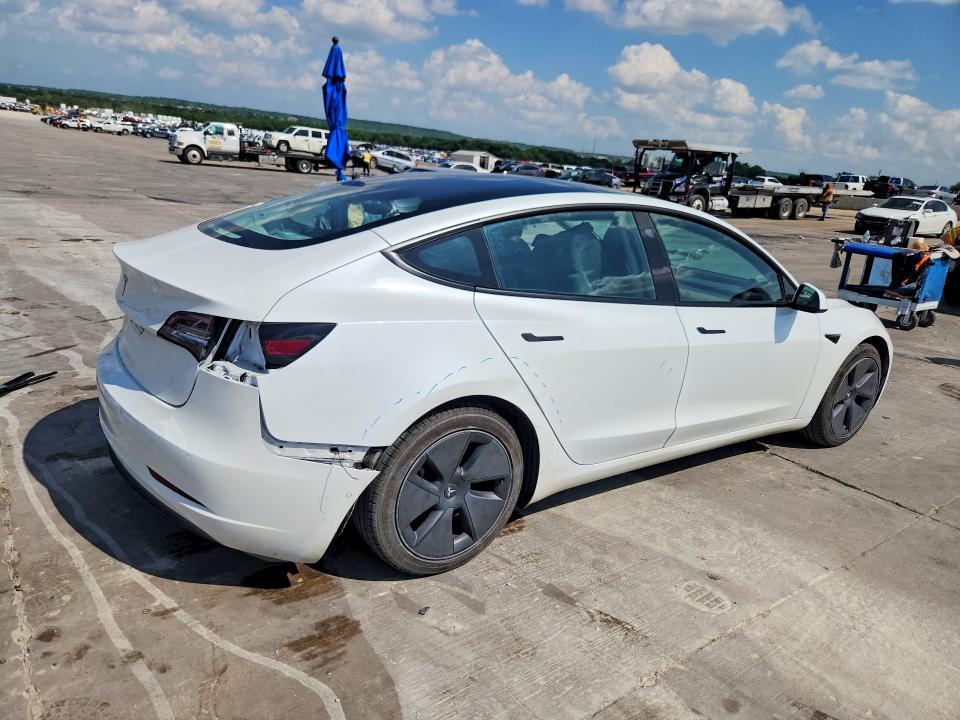2021 Tesla Model 3 VIN 5YJ3E1EA5MF053693 COPART salvage auction — SIDE, Tx - Salvage Vehicle Title, sold $6,500 on 2026-07-09 (photo 3)